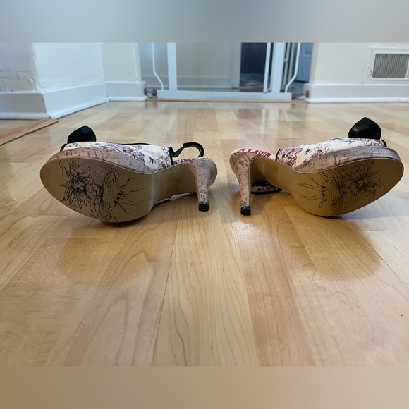 Iron Fist Floral Heels - Picture 4 of 5